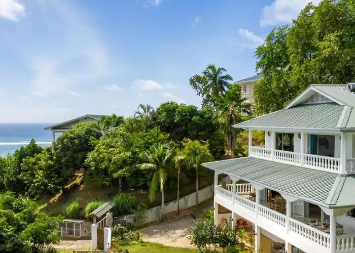 Villa Karibu Au Cap (Mahe)