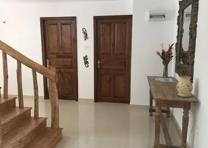 Karibu Villa *