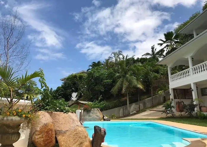 Karibu Villa *